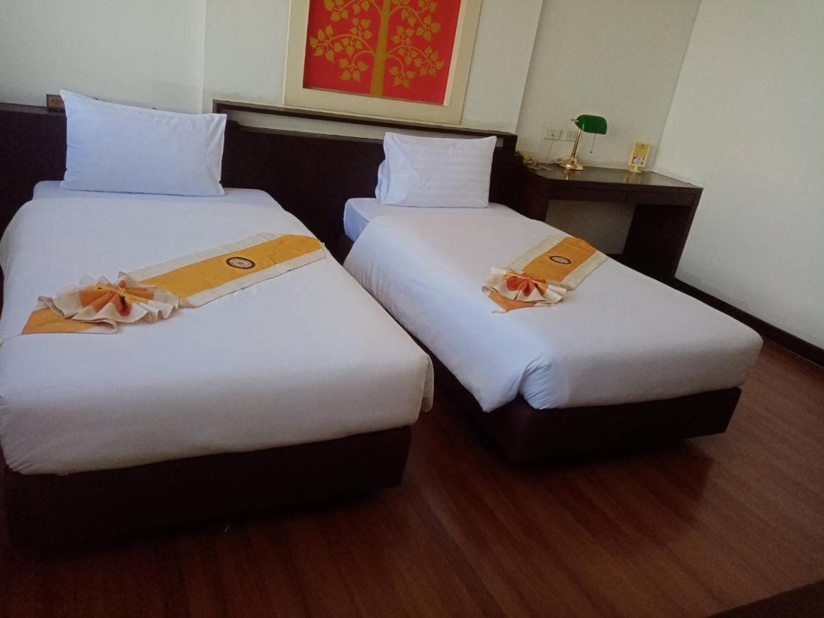 Grand Phranakhon Hotel Аюттхая Экстерьер фото