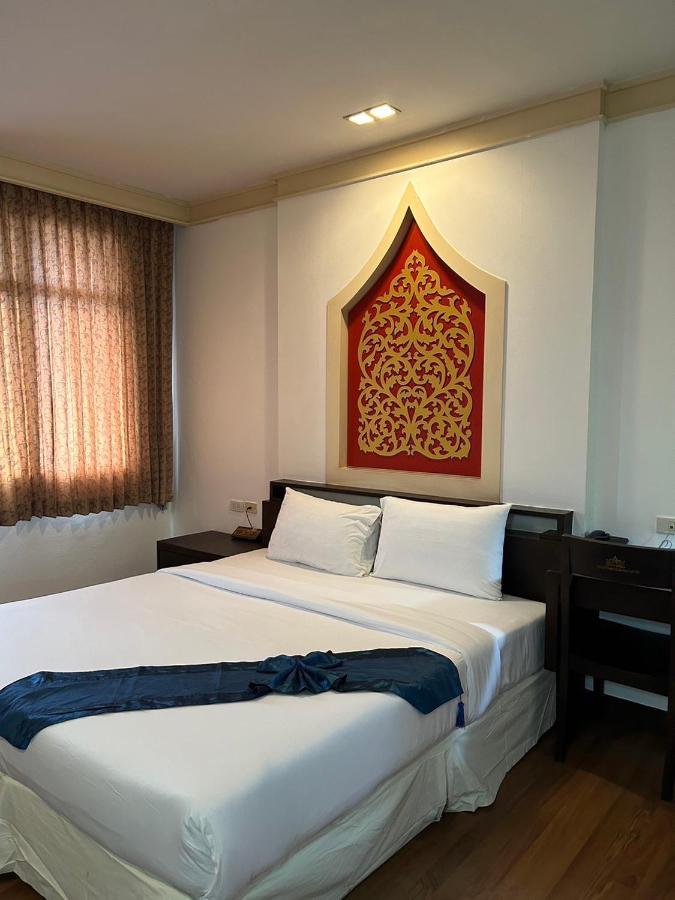 Grand Phranakhon Hotel Аюттхая Экстерьер фото