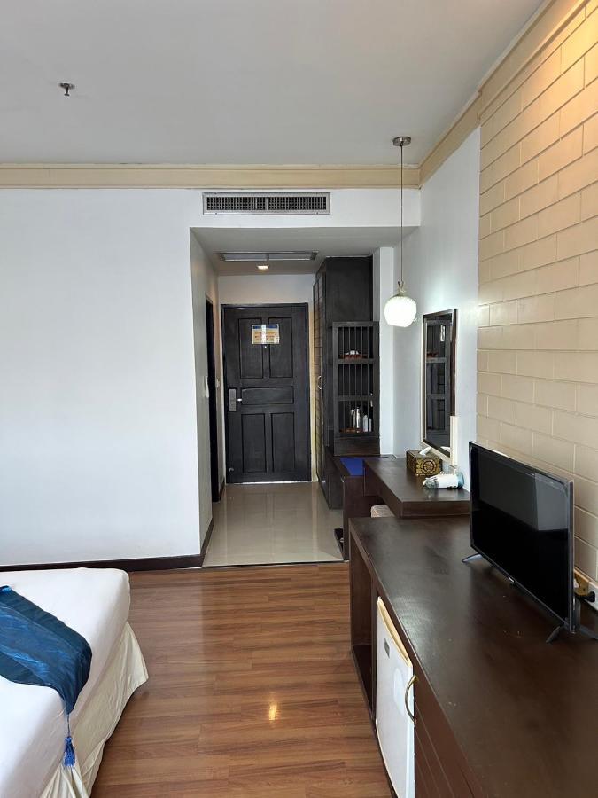 Grand Phranakhon Hotel Аюттхая Экстерьер фото